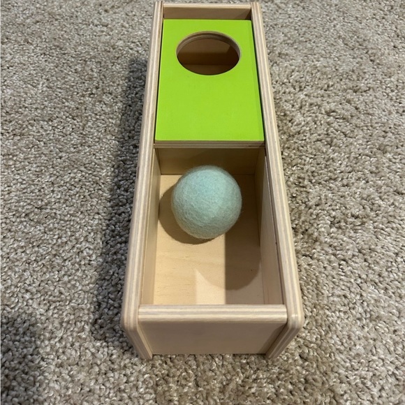 Lovevery Sliding Top Box 11-12 Months Thinker Play Kit Blue Felt Ball - Picture 6 of 8